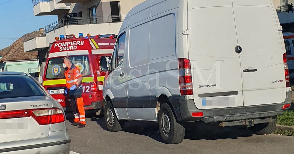 Sătmăreancă lovită de mașină în timp ce traversa drumul. Femeia a ajuns la spital