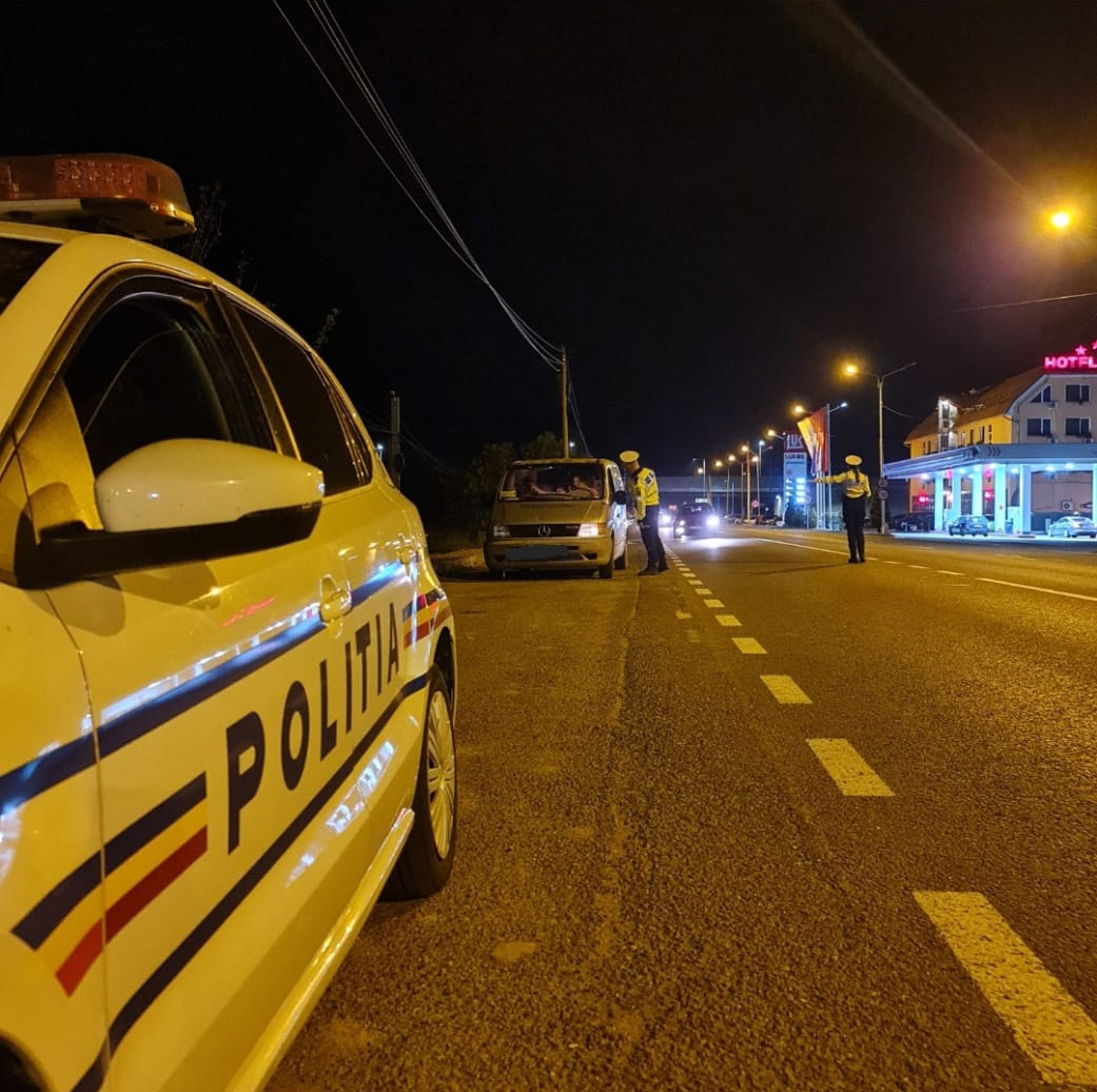 Un oșan a uitat să aprindă luminile la mașină și merge la închisoare. Detaliul fatal