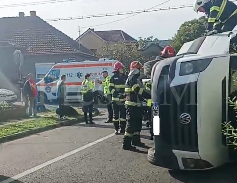 FOTO/VIDEO. O șoferiță (65 ani) a produs accidentul grav din municipiul Satu Mare