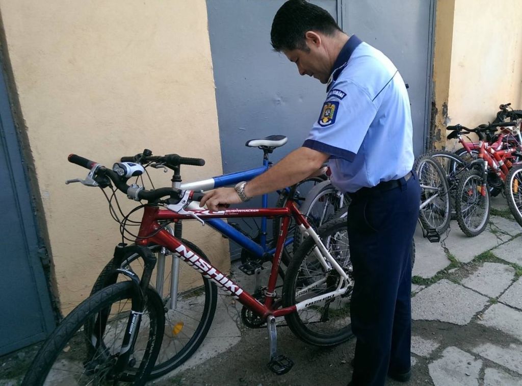 Atenție mare unde vă lăsați bicicletele! Un sătmărean și-a lăsat-o în fața blocului și a rămas fără ea