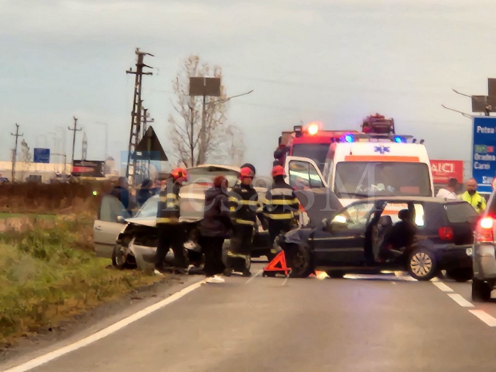 FOTO. Doi copii, răniți! O șoferiță a provocat accidentul frontal de la aeroport