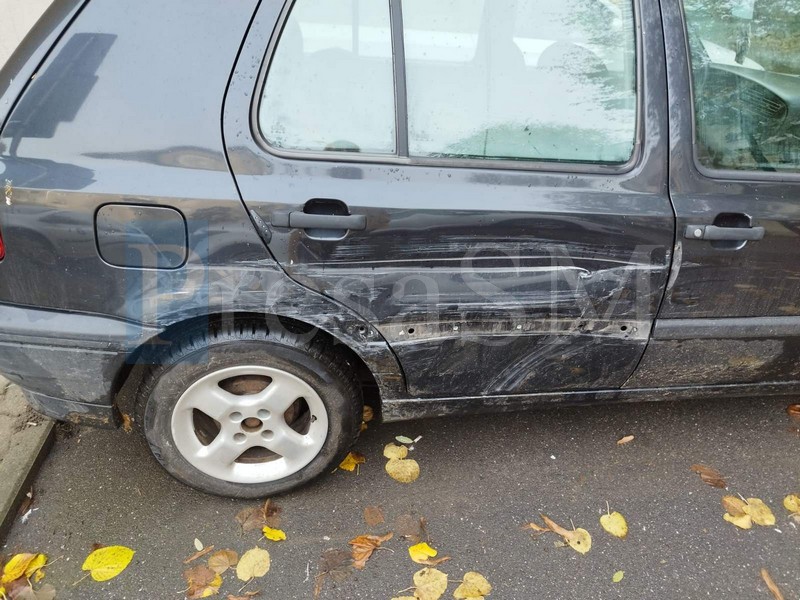 FOTO. Accident rutier în municipiul Satu Mare. Vinovatul a fugit ca și un laș