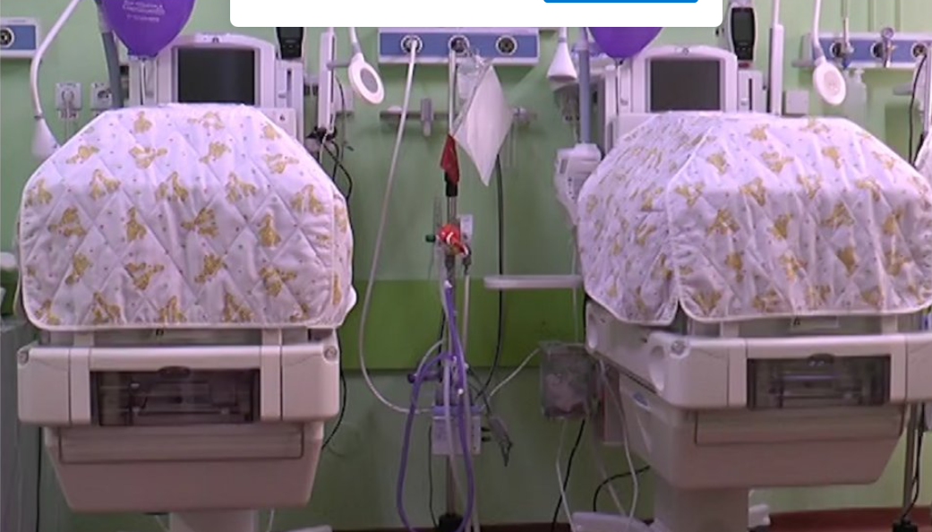 VIDEO. După naștere, o femeie și-a abandonat tripleții în Spitalul Județean Baia Mare