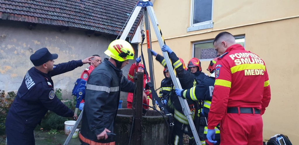 Tragedie aproape de limita cu județul Satu Mare. Un bărbat a murit după ce a căzut într-o fântână