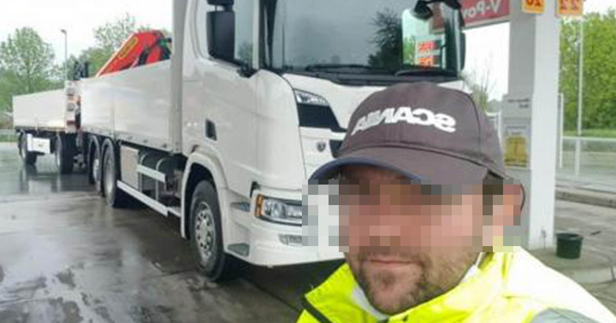 FOTO. Șofer "spaima TIR-iștilor". A intrat cu camionul într-un coleg de breaslă și l-a lăsat lat pe asfalt