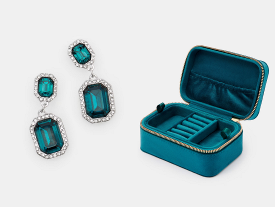 Ce cadouri sub brad să-i cumperi celei mai apropiate persoane?