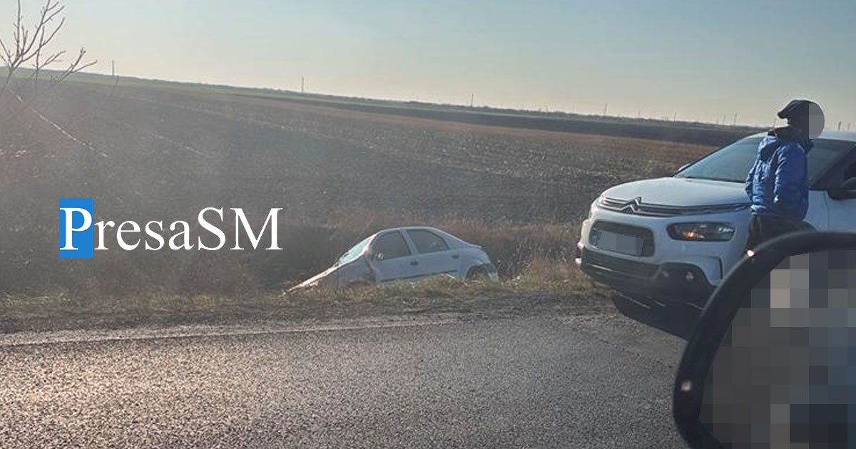 FOTO. Mașină în șanț pe DN19, posibile victime, în județul Satu Mare