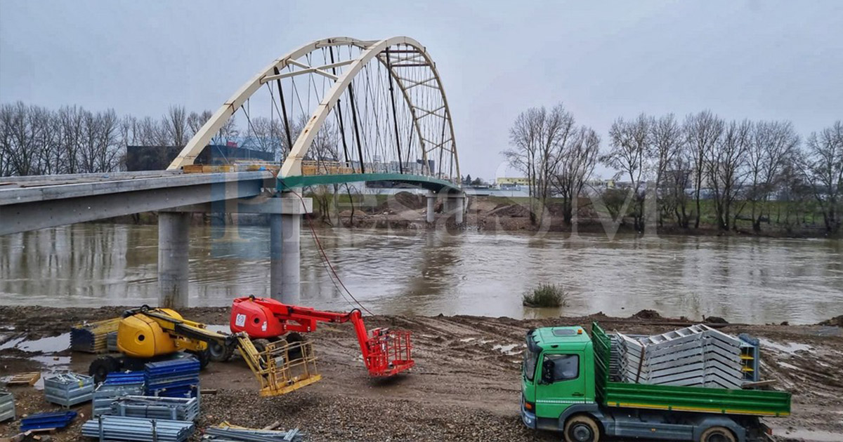 "Spărtura" din digul Someșului nu reprezintă o problemă, subliniază Prefectul. Ochii autorităților, ațintiți spre Crasna