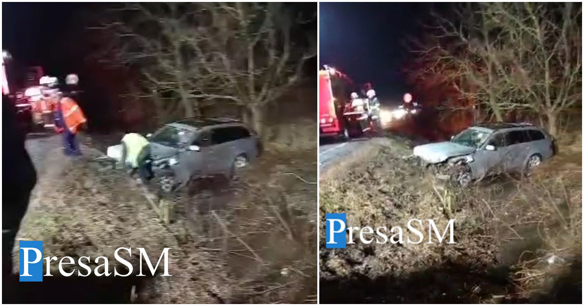 VIDEO. Accident în lanț, cu 4 mașini, în județul Satu Mare. Șoferii se uitau după o mașină din șanț
