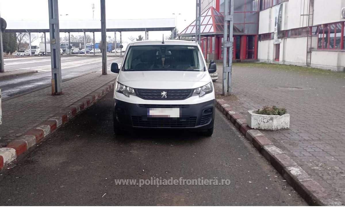 FOTO. Autoturism de 21.000 de euro confiscat în Vama Petea. Ce motiv au invocat polițiștii