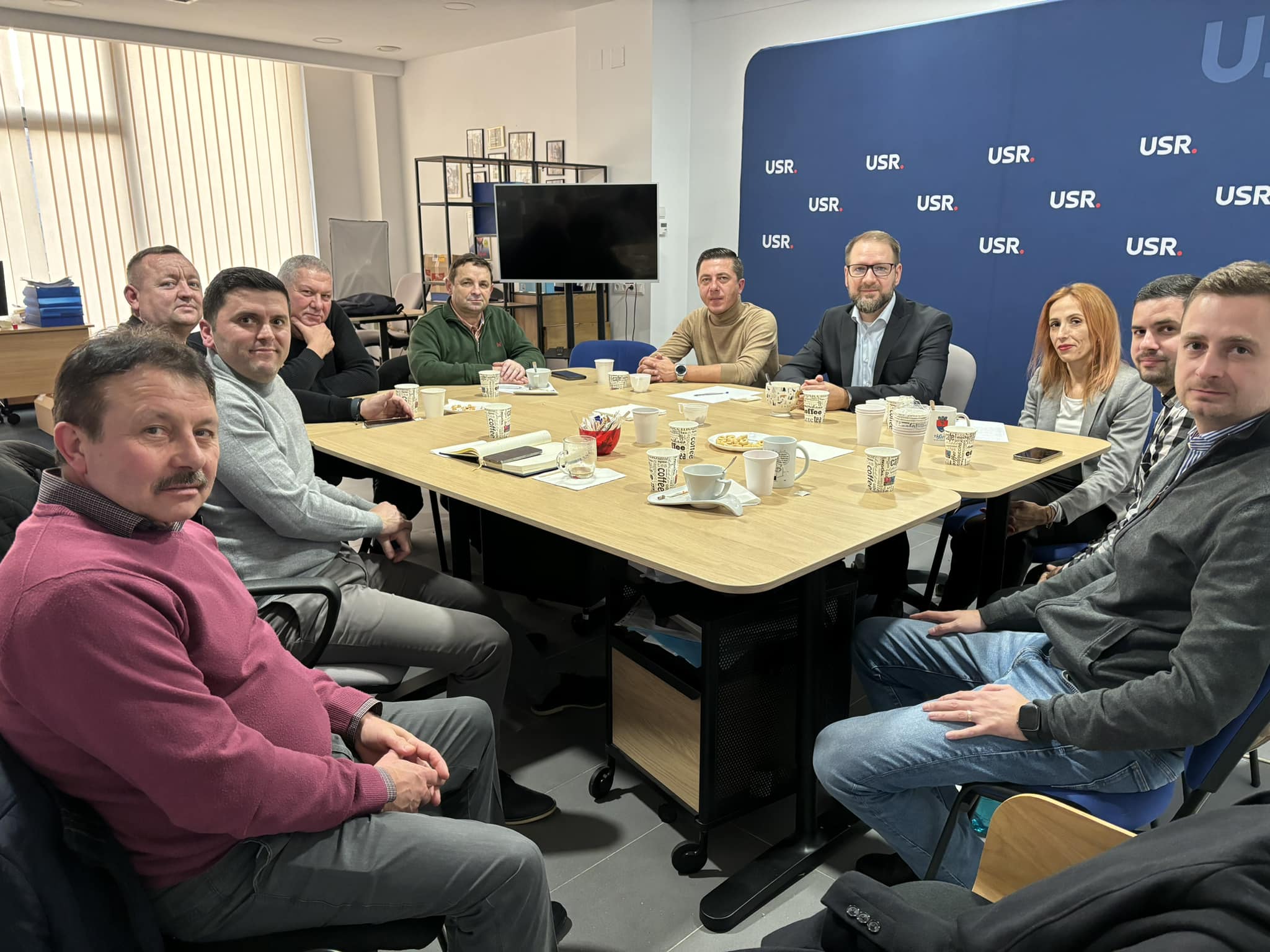 Liderii USR și PNL Satu Mare se pozează împreună. Se naște sau nu vreo alianță așa-zis ”românească”?!