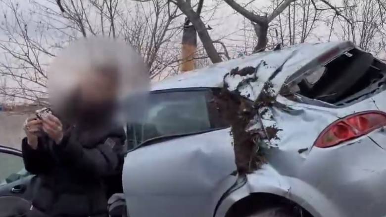 Poleiul l-a dat de gol. A spulberat gardul unei case cu mașina și a fost prins în flagrant