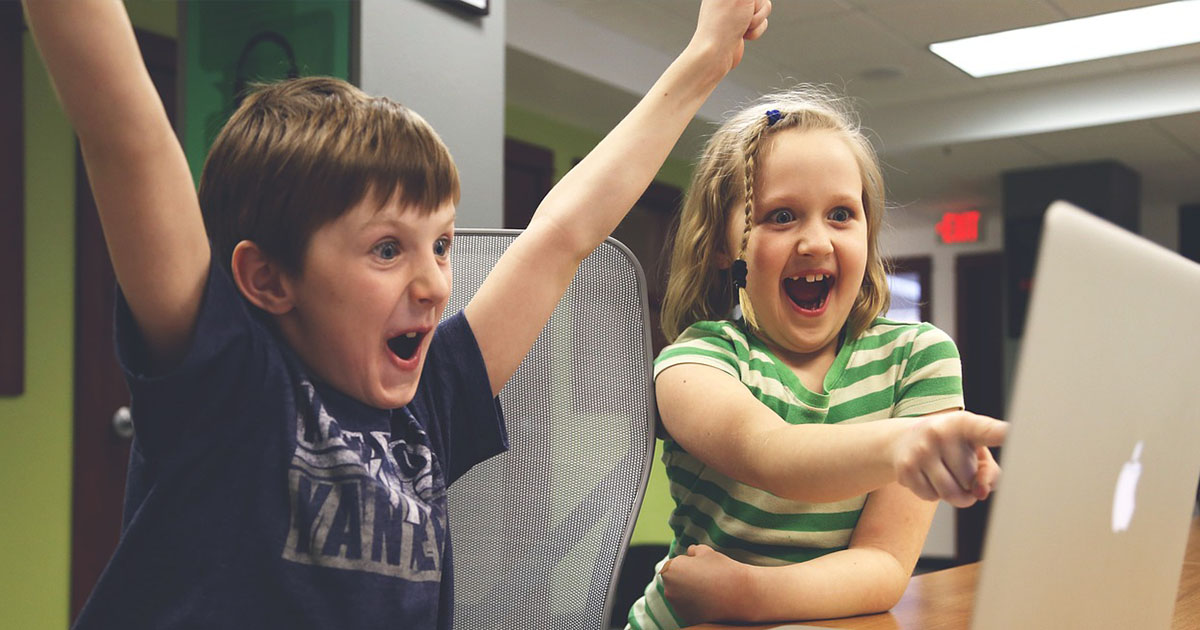 Alocații mai mari în 2024. Ministrul Muncii anunță de când vor primi copiii bani mai mulți