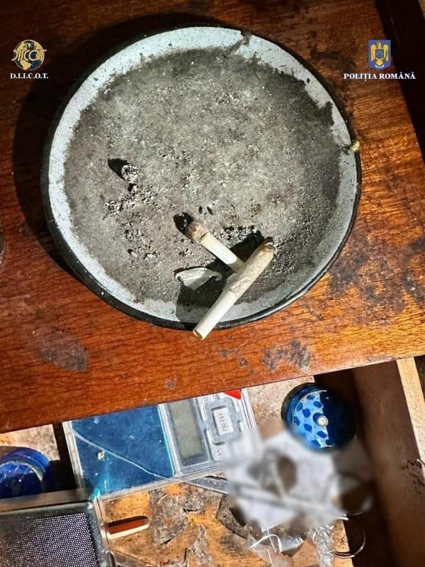 Un solist vocal a intrat în România cu două țigarete cu cannabis. Dosarul DIICOT a stat aproape 5 ani în anchetă