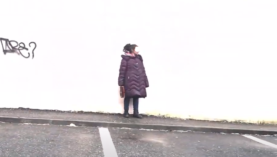 VIDEO. Imagini tulburătoare în municipiul Satu Mare. O femeie i-a îngrozit pe trecători