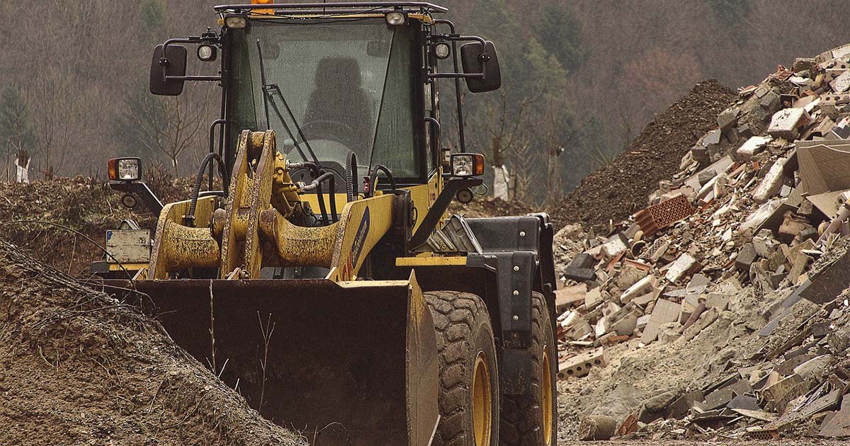 Adio, groapă de gunoi! Începe excavarea și ecologizarea zonei de pe strada Odoreului