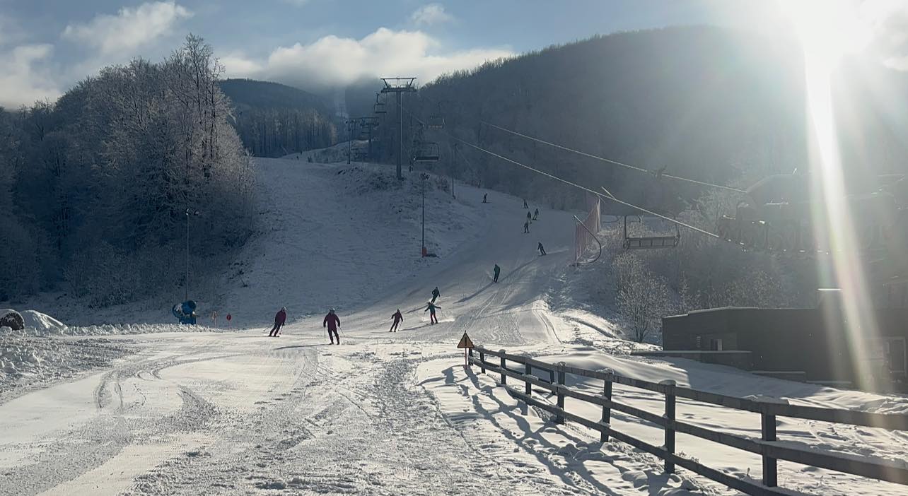 VIDEO. Moment istoric! Duminică se deschide oficial pârtia de schi de la Luna Șes!
