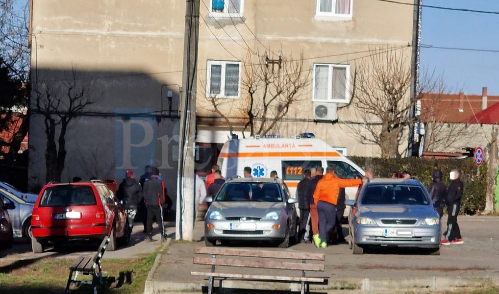 FOTO. Bărbat găsit decedat în Tășnad. Oamenii vorbesc despre crimă, Poliția a deschis o anchetă