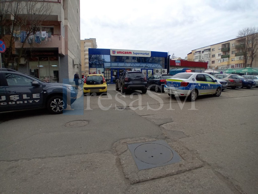 FOTO. Alertă în Micro 17. Șefa magazinului Unicarm, lovită de un hoț prins în flagrant