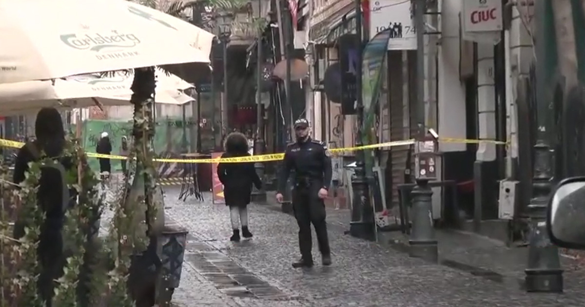 Incident teribil în Capitală! O tânără a fost bătută și abandonată în scara unui bloc