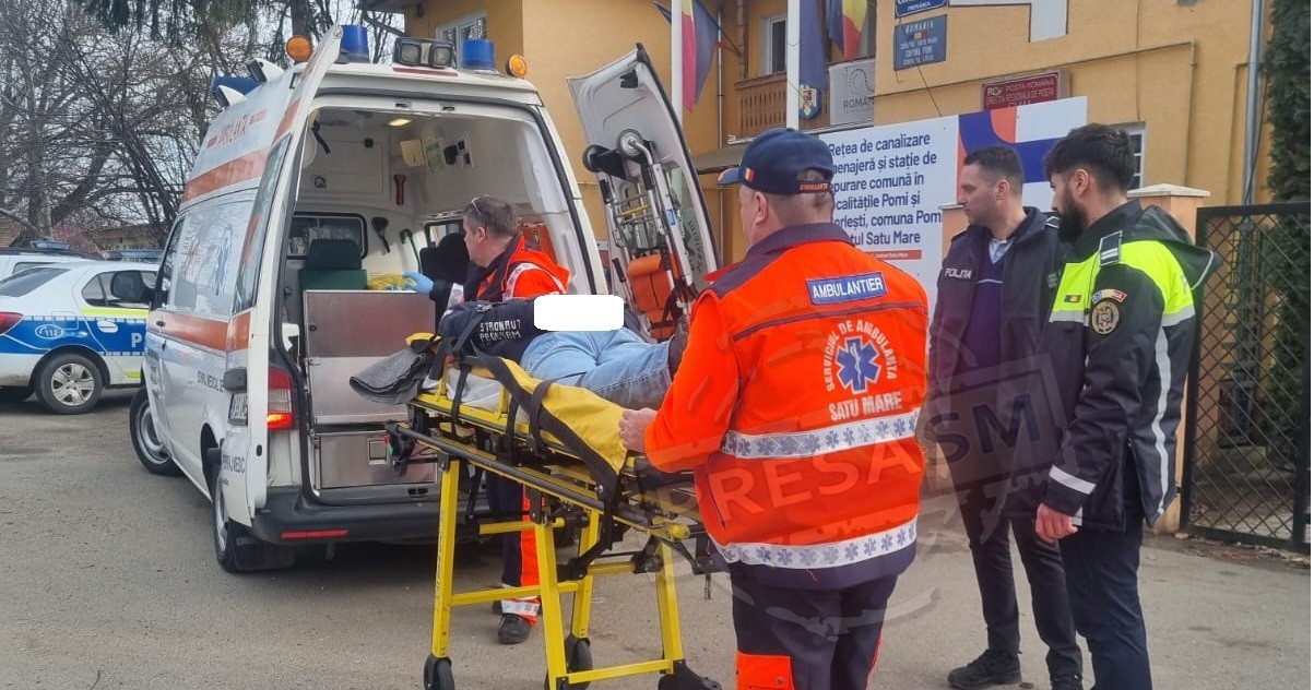 Un elev s-a aruncat de la etajul al treilea al unui colegiu din țară. A lăsat un bilet de adio