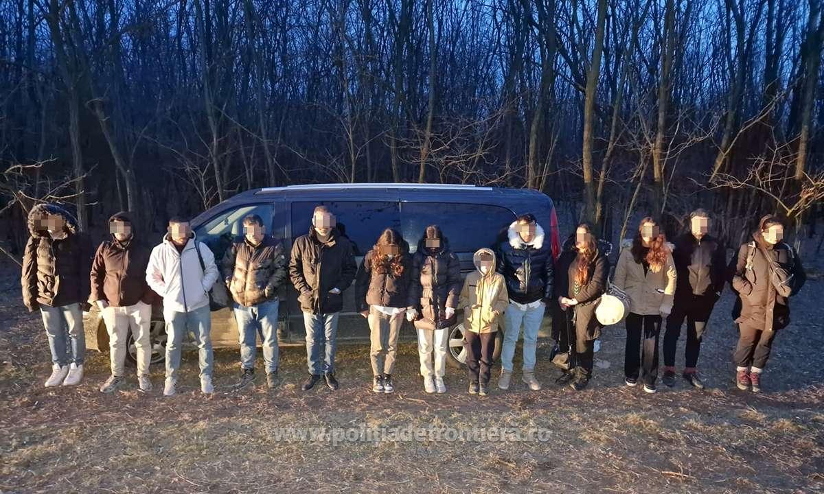 VIDEO. Focuri de armă la Carei. Polițiștii au prins migranți și călăuze după o acțiune ca-n filme