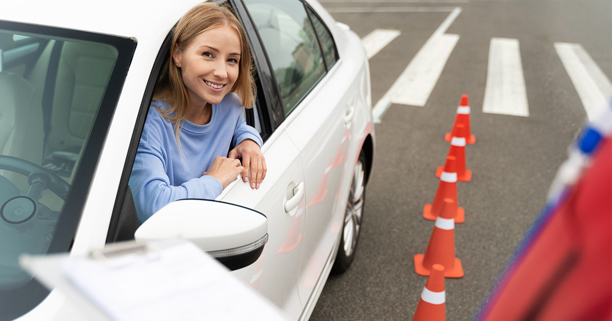 Pe hârtie, tinerii șoferii sătmăreni, foarte buni la condus. Teoria dă în continuare bătăi de cap