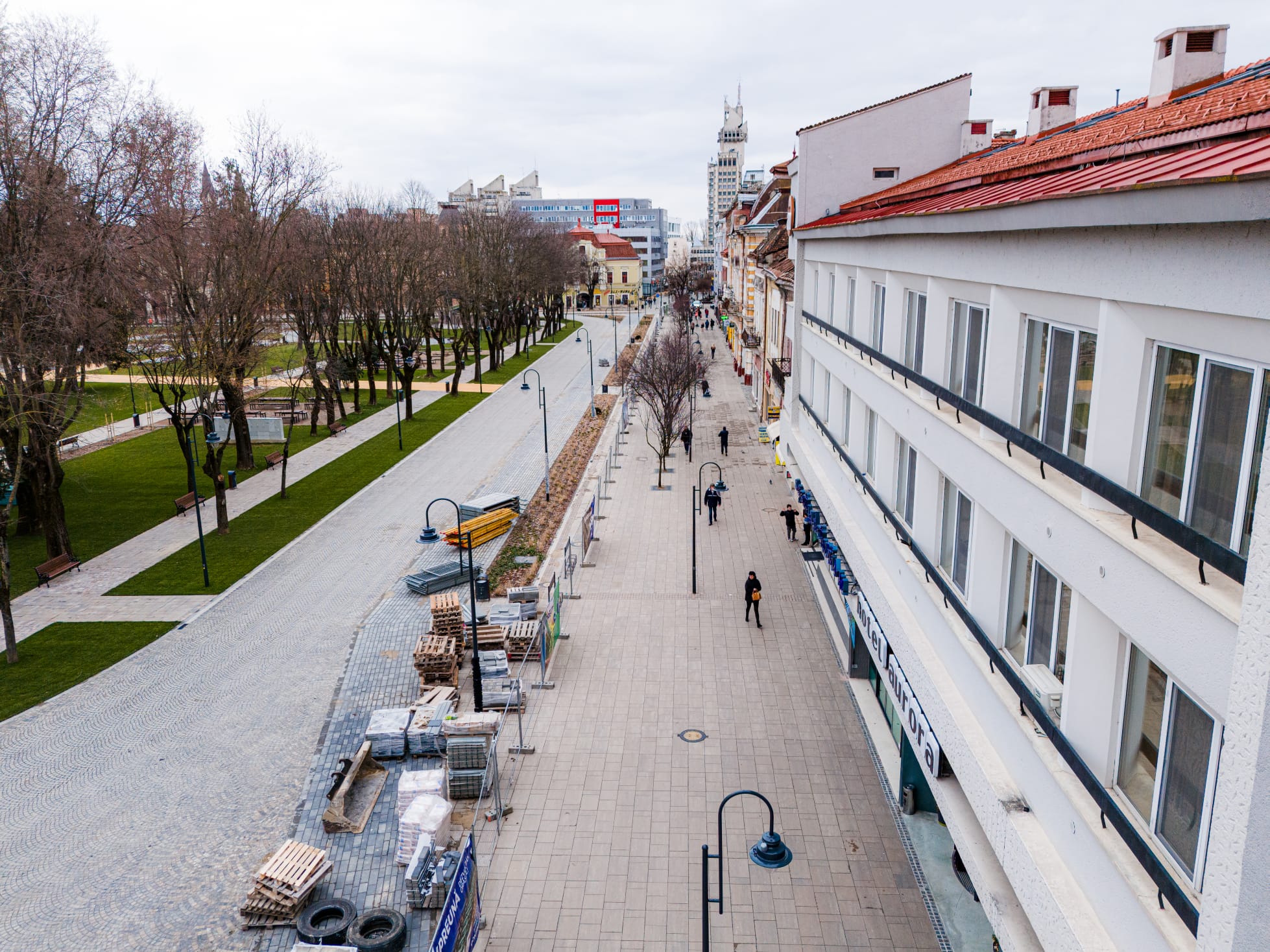 Reguli noi pentru terasele din Centrul Vechi: mobilier crem, umbrele fără reclame și fără muzică în boxe