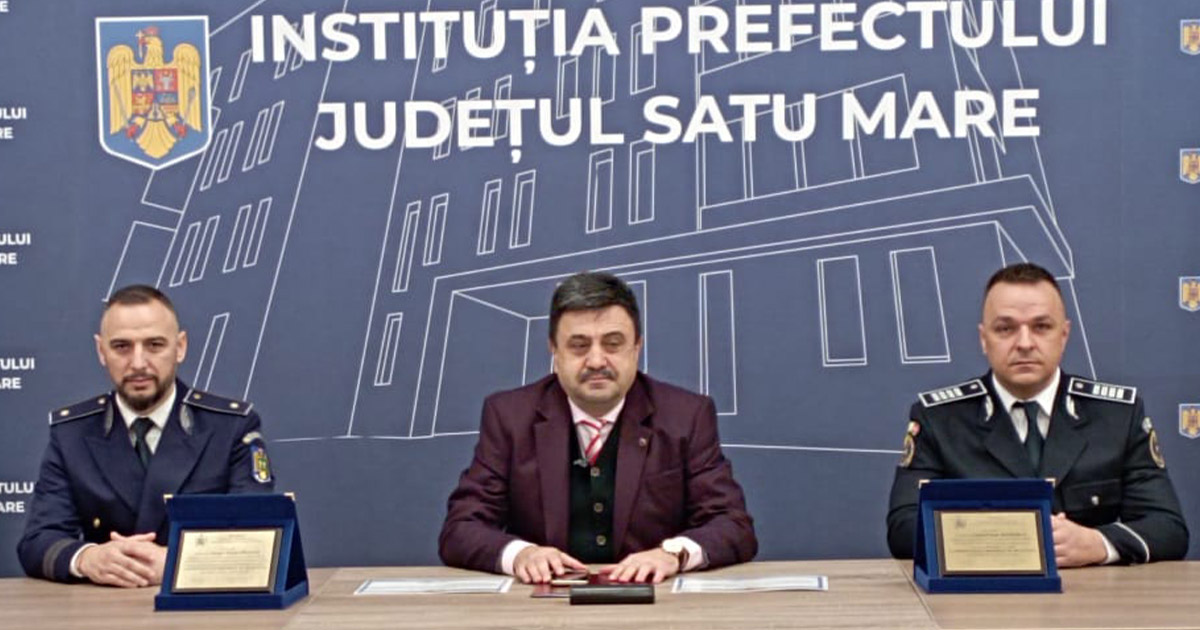 FOTO. Diplome și plachete de onoare pentru Sergiu și Gabriel, arbitrii sătmăreni de la Campionatul Mondial de Muay Thai din Thailanda