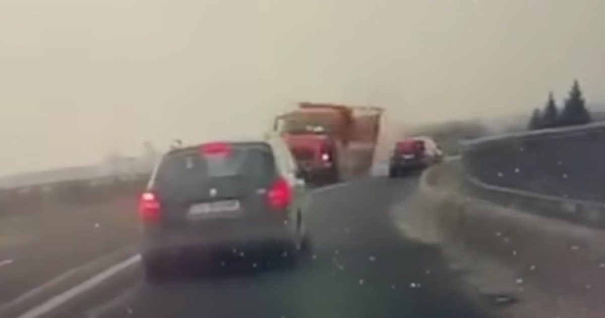 VIDEO. Cumplitul accident din țară, soldat cu trei morți, filmat de o cameră de bord. Imagini tulburătoare