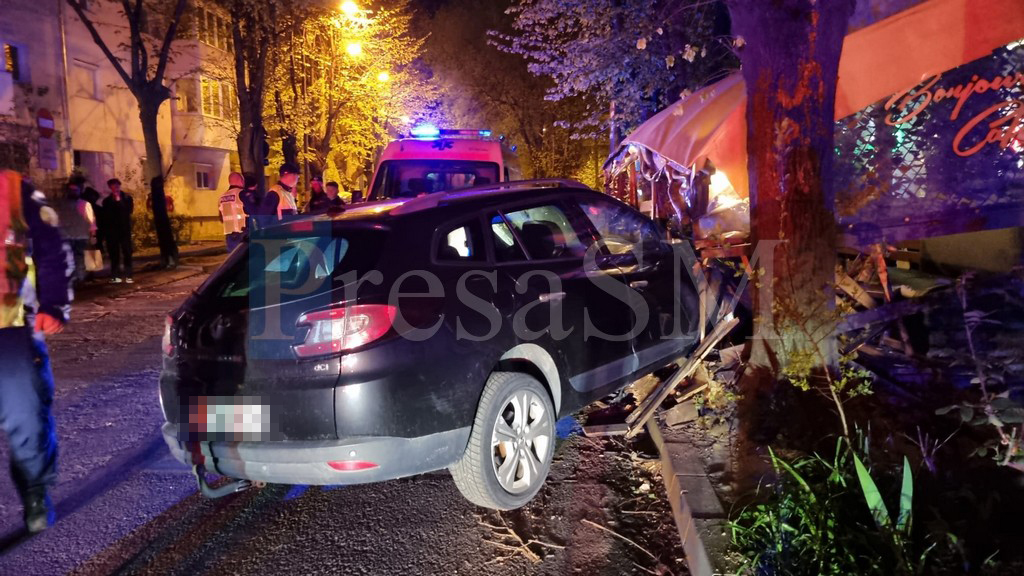 FOTO/VIDEO. Sătmăreanul care a intrat intenționat cu mașina într-o terasă din Satu Mare, reținut