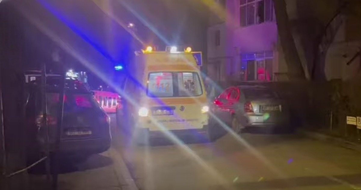 VIDEO. Caz cutremurător în țară. Femeie ucisă în fața propriului bloc. Fostul soț, principalul suspect. Fiica a dat alarma