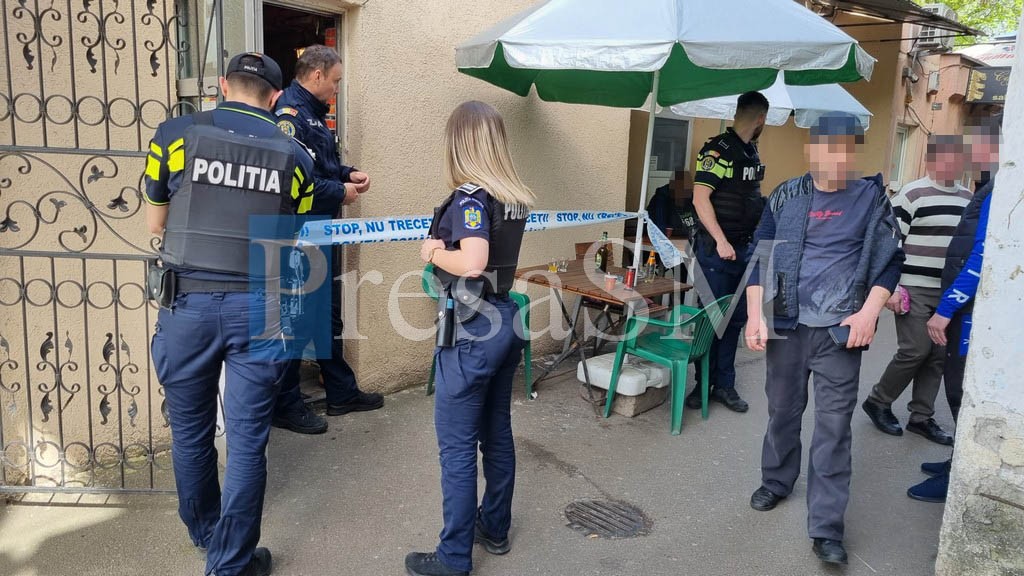 FOTO. Femeie și tânăr atacați cu maceta în Piața Someș. S-au baricadat în bar