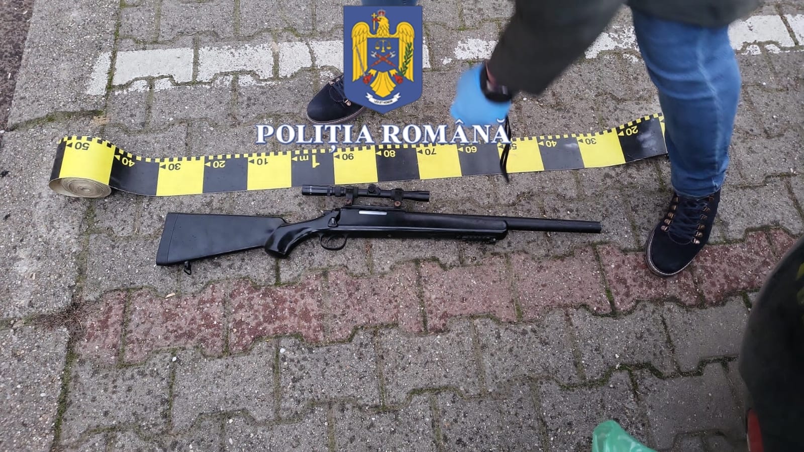 FOTO. Fraudă ca-n filme pusă la cale de un sătmărean. Prejudiciu uriaș, păgubiții plăteau în contul șmecherilor