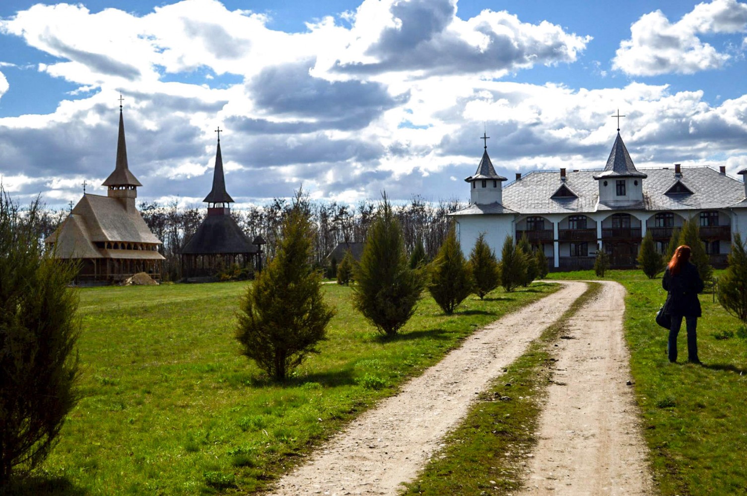 Scandal la o mănăstire din județul Satu Mare. Călugărițe agresate, femeie încătușată de Poliție