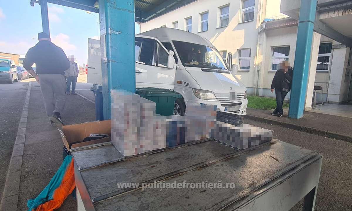 FOTOGALERIE. Surpriza din bagajele unei femei, în Vama Halmeu. Premiată cu un dosar penal