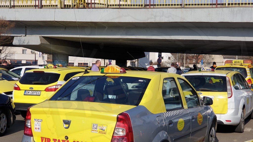 Taximetriștii din Satu Mare au majorat tarifele. Cât costă acum o cursă și de ce au crescut prețurile
