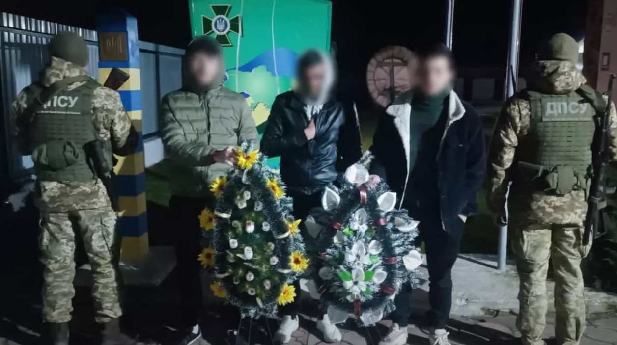 FOTO. Metoda inedită prin ucrainenii fug spre Satu Mare. Operațiunea ”înmormântarea bunicii”