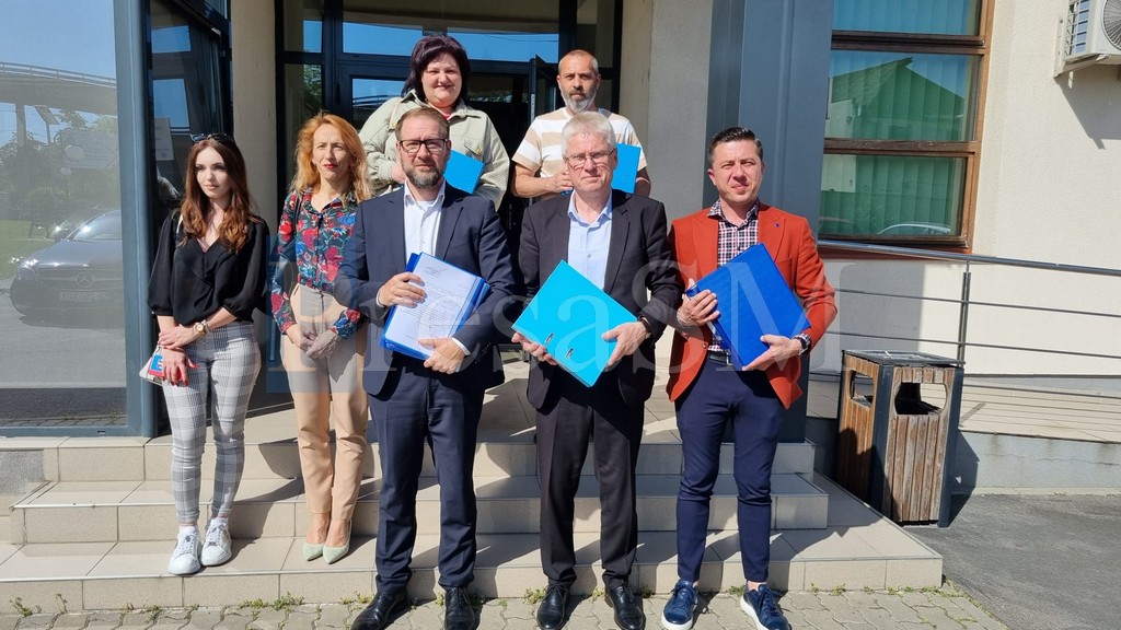 FOTO/VIDEO. USR și PMP și-au depus candidaturile. Radu Panait: "Uitați-vă la programul politicienilor, nu la polemici"