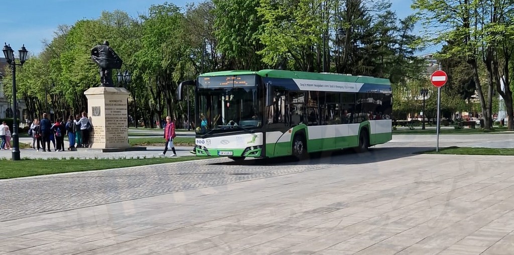 Fără autobuze în Piața Libertății în weekend. Primăria vrea să afle părerea sătmărenilor