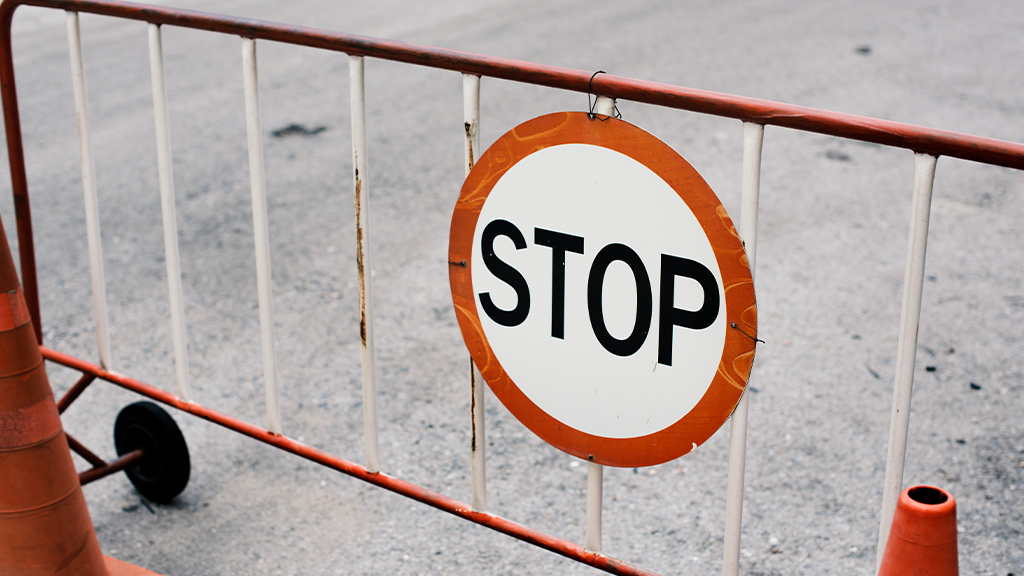 Drum închis. Restricții pe un drum județean din Satu Mare. Se lucrează la calea ferată