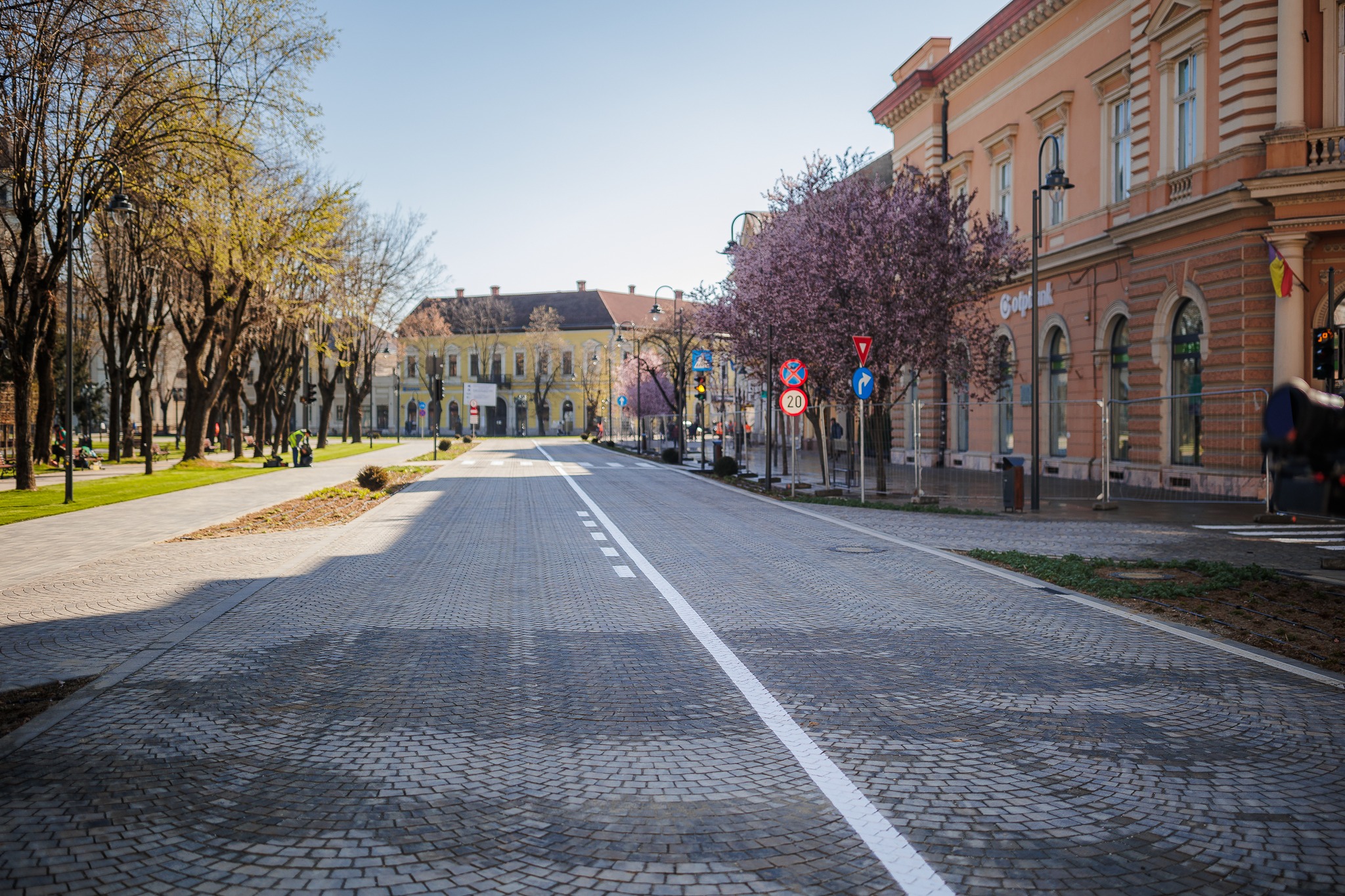 FOTO. Se redeschide circulația rutieră în Piața Libertății! Noi reguli intră în vigoare
