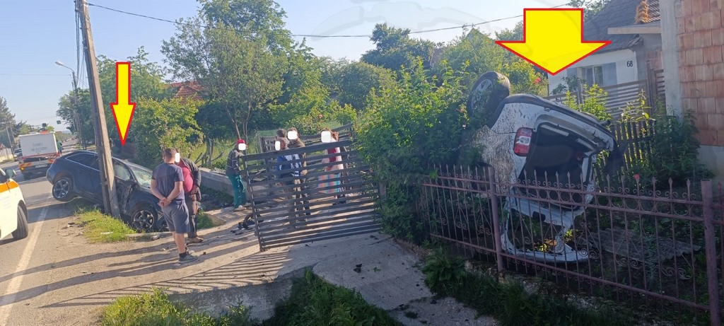 FOTO. Accident teribil în județul Satu Mare. Duster răsturnat în curtea casei, AUDI oprit în șanț