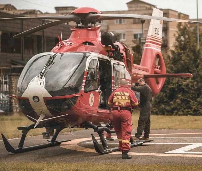 Un pacient în stare critică, transportat cu elicopterul SMURD de la Satu Mare la Oradea