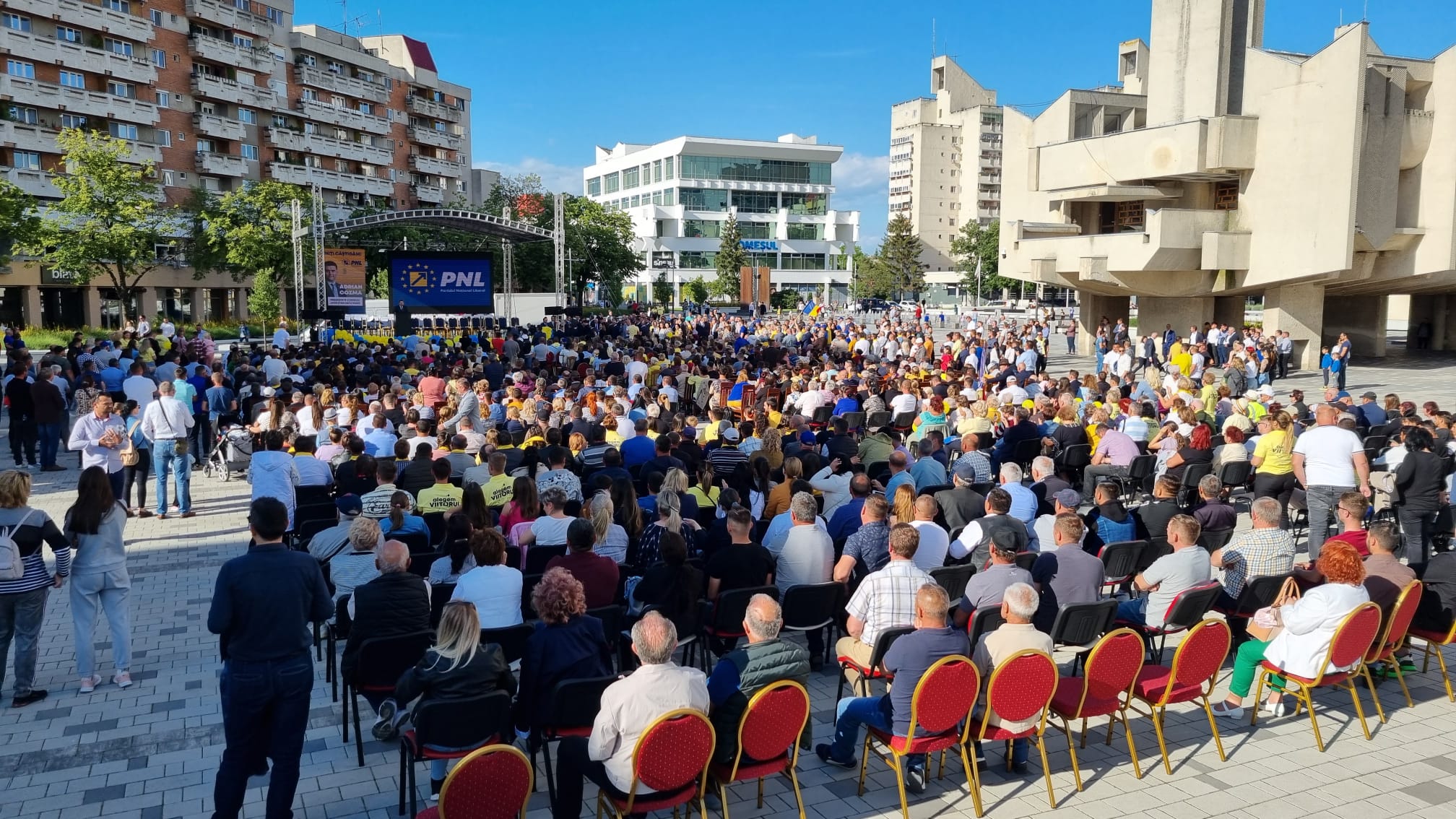 FOTO. Alături de Boc și Bode, Adrian Cozma și-a lansat candidatura în centrul municipiului Satu Mare