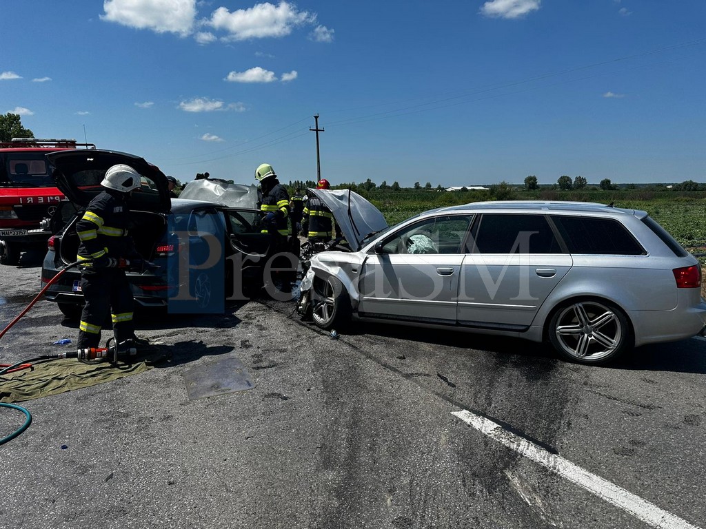 FOTO/VIDEO. Accident cu 5 victime în județul Satu Mare. 3 mașini implicate, persoană încarcerată
