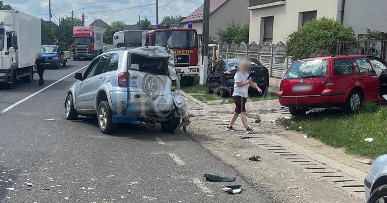 FOTO. Patru persoane la spital după accidentul de la Supur. Unul dintre șoferii implicați, băut la volan