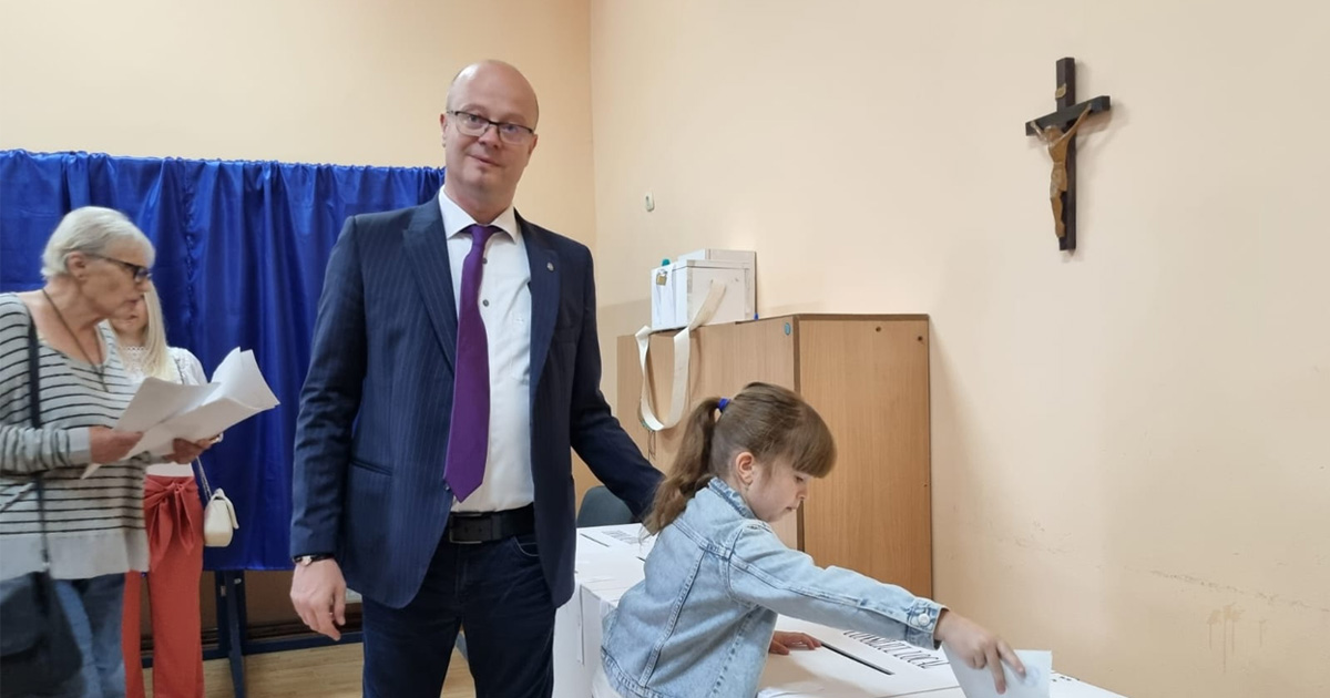 FOTO/VIDEO. Primarul Kereskényi Gábor a fost la vot. Ce a spus edilul la ieșirea de la urne