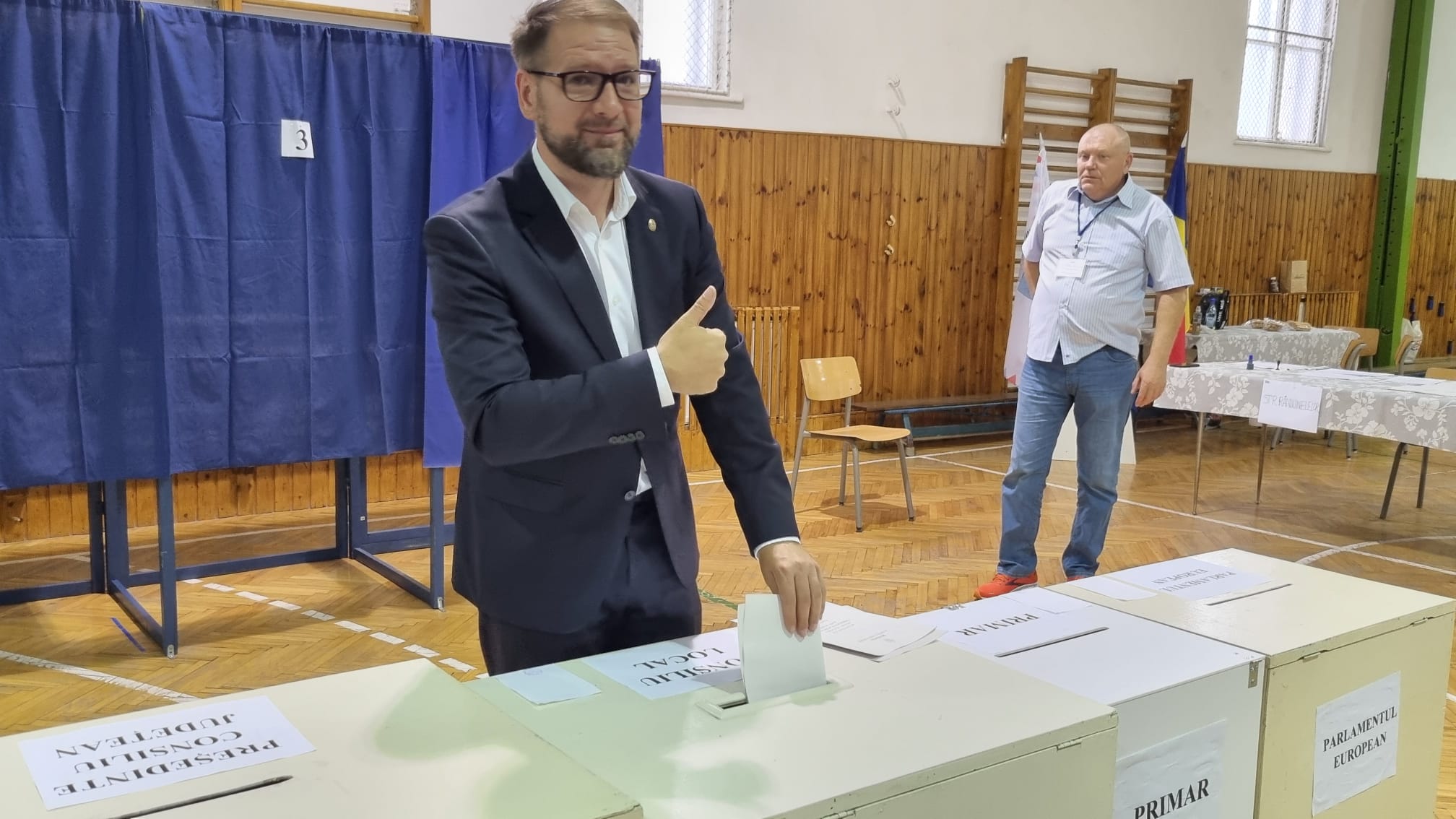 FOTO/VIDEO. Radu Panait, liderul USR, la urne. Mesajul transmis sătmărenilor