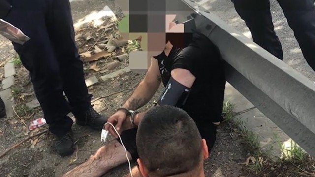 FOTO. Scene demne de un film de acțiune pe străzile din Capitală. Un șofer băut s-a aruncat în râu ca să scape de polițiști